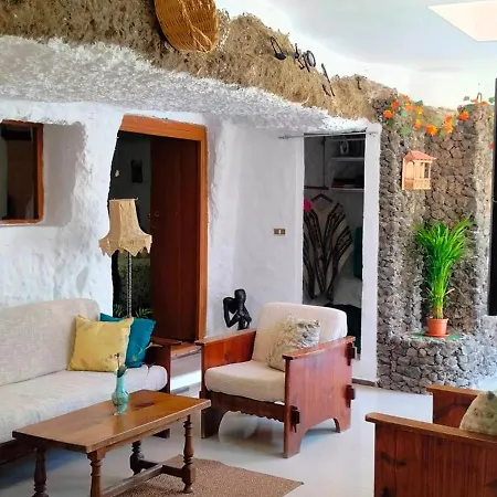 Casa Cueva Rural Trebola, Artenara * Juncalillo
